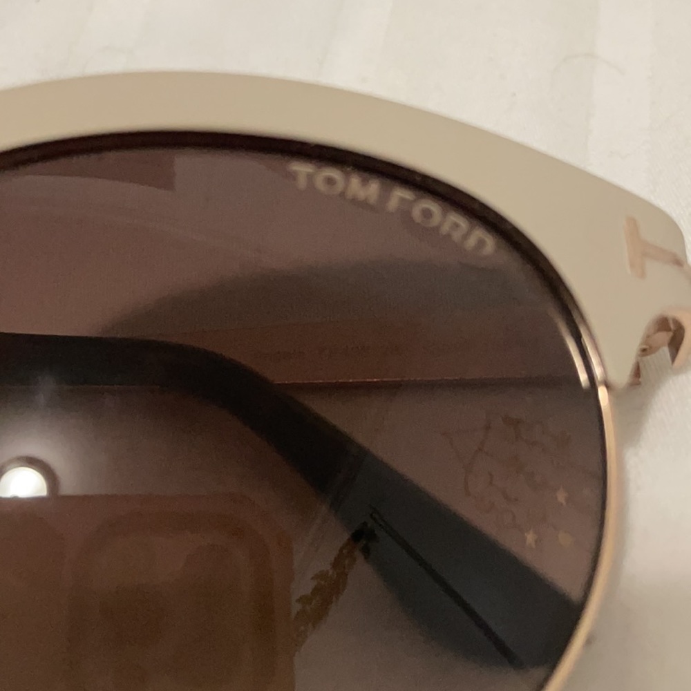 Normal wear - Picture 2 of 3